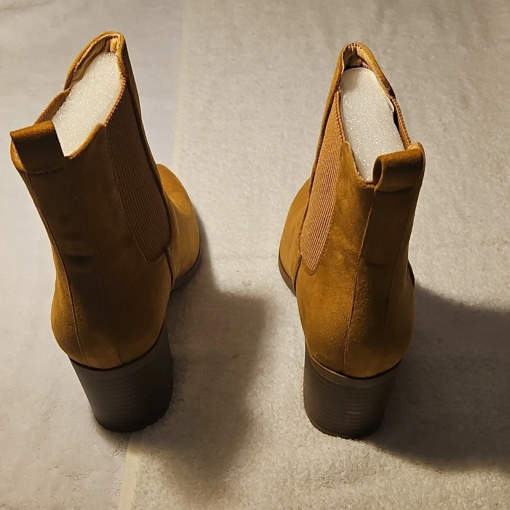 J.Adams Shoes Andi Tan Suede Chelsea Ankle Boot Pull On Pointed Toe Women 10